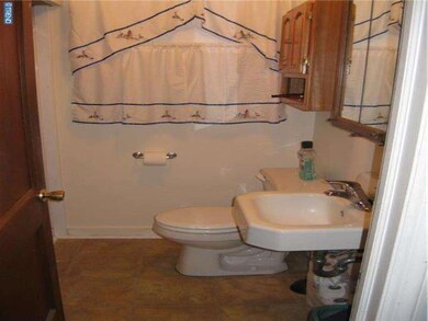 1214 Amosland Rd, Prospect Park, PA 19076 - photo 4