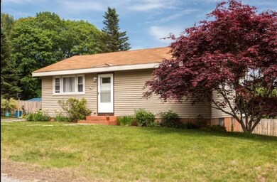 11 Warren Cir, Lisbon Falls, ME 04252 - photo 4