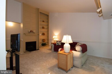 11813 Breton Ct unit 22D, Reston, VA 20191 - photo 2