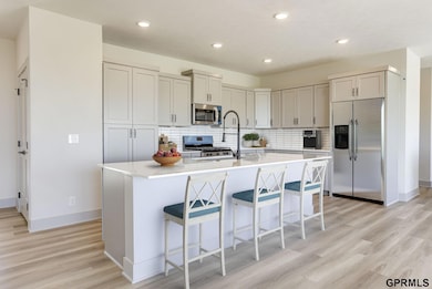 18487 Robin Cir, Omaha, NE 68136 - photo 5