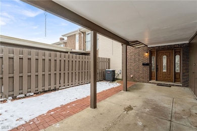 26609 N Park Blvd unit 26609, Olmsted Falls, OH 44138 - photo 3