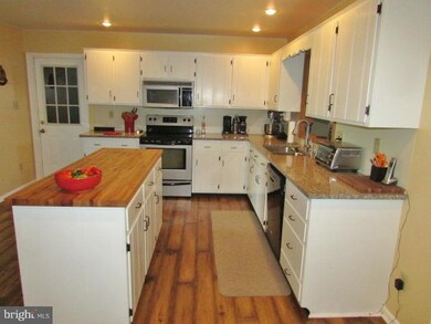 2786 Fillmore Dr, Chambersburg, PA 17201 - photo 2