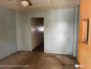 327 Spring St, Scranton, PA 18508 - photo 5