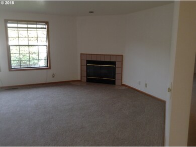 2707 Dayna Ln, Eugene, OR 97408 - photo 3