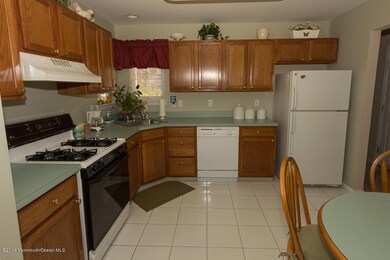 2393 Torrington Dr, Toms River, NJ 08755 - photo 6