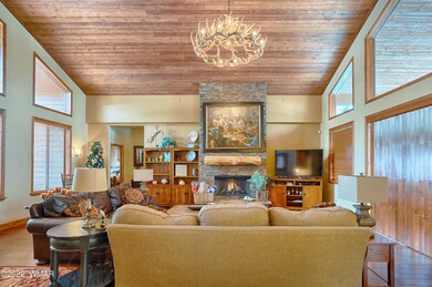 007_Living Room