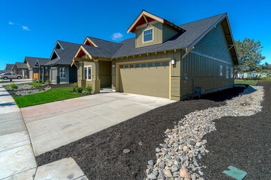 789 NW Rimrock Dr, Redmond, OR 97756 - photo 4