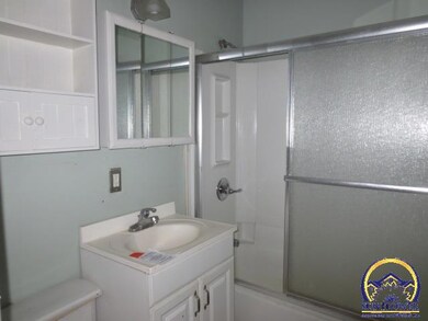 2429 SW 25th Dr, Topeka, KS 66611 - photo 6