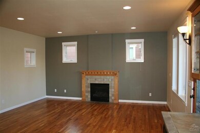 1354 NW Mt Washington Dr, Bend, OR 97701 - photo 2