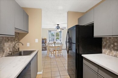 450 Somerset Ave unit 610, Taunton, MA 02780 - photo 3