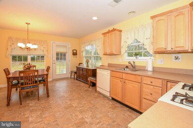1 Duxbury Ct, Swedesboro, NJ 08085 - photo 3