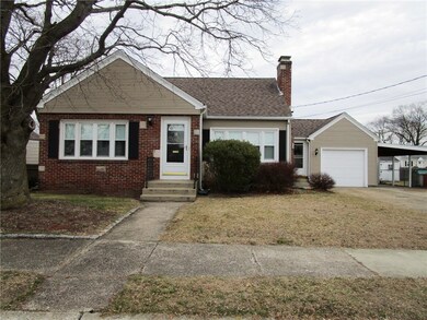 88 Edgemere Rd, Pawtucket, RI 02861 - photo 2