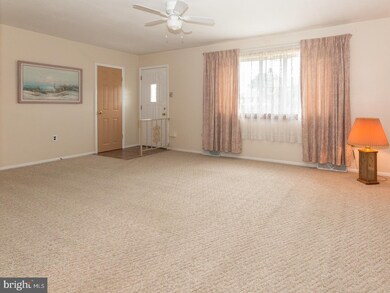 516 Penrose Ln, Warminster, PA 18974 - photo 4