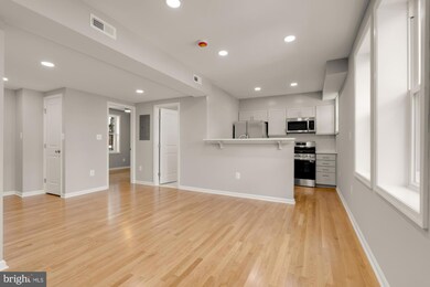 303 Seaton Place NE unit 2, Washington, DC 20002 - photo 4