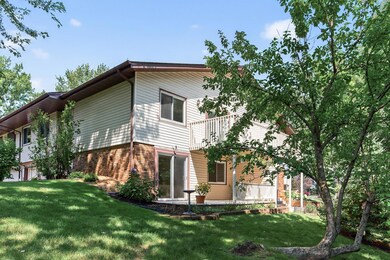 4522 Bridge Ct, Saint Paul, MN 55126 - photo 3