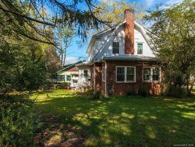 Additional subdividable lot included