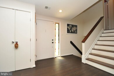 2523 Oakhampton Place, Herndon, VA 20171 - photo 2