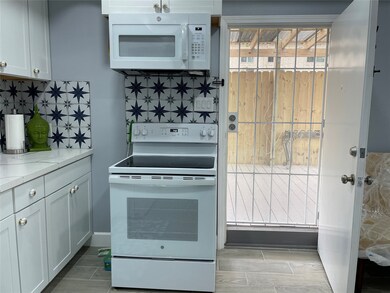 503 S Jack St unit B, Alvin, TX 77511 - photo 7