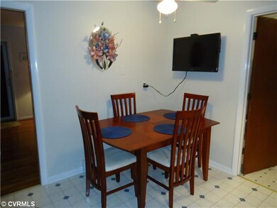 Kitchen - Eat-in area