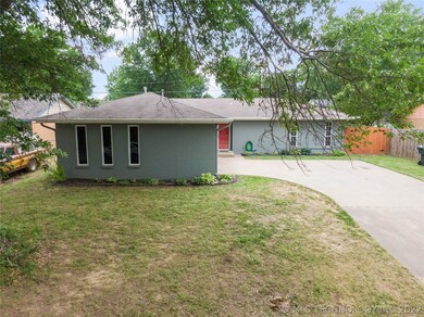 309 N Chambers Trail, Claremore, OK 74017 - photo 2