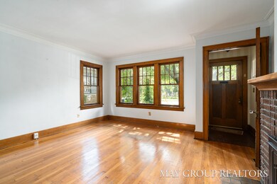 719 Fulton Living Room
