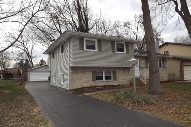 5721 Loganwood Rd, Columbus, OH 43229 - photo 2