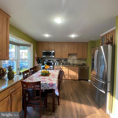 6121 Calico Pool Ln, Burke, VA 22015 - photo 5