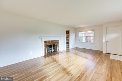 2310 Apache St, Hyattsville, MD 20783 - photo 4