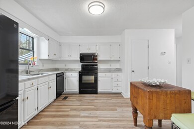 933 Welsh Ln, Jacksonville, NC 28546 - photo 5