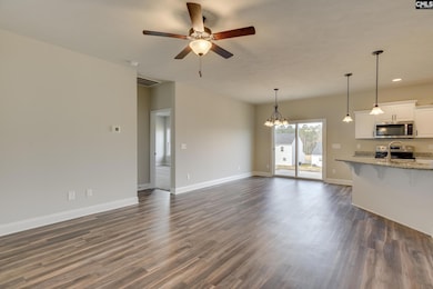 98 Orchard Cir, Edgefield, SC 29824 - photo 4