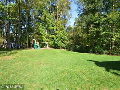 5209 Grenock Dr, Lothian, MD 20711 - photo 4
