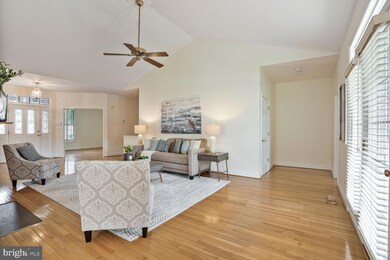 13685 Paddock Ct, Gainesville, VA 20155 - photo 4