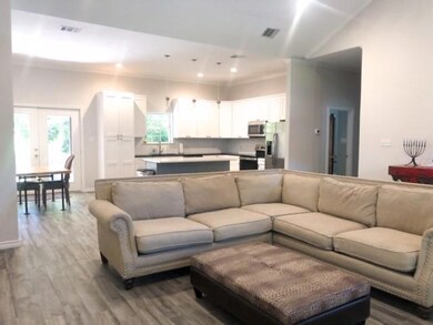 611 N Rusk St, Weatherford, TX 76086 - photo 3