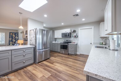 GORGEOUS OPEN KITCHEN