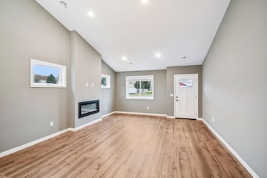 911 Gable St, Taylors Falls, MN 55084 - photo 3