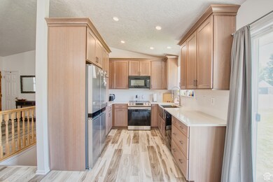 2208 N 825 E, Lehi, UT 84043 - photo 4