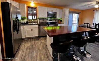 6334 Ventnor Dr, Tobyhanna, PA 18466 - photo 2