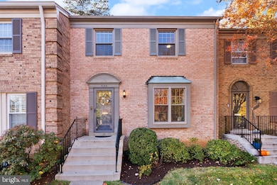 3146 Cantrell Ln, Fairfax, VA 22031 - photo 6