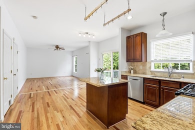 18913 Porterfield Way, Germantown, MD 20874 - photo 6