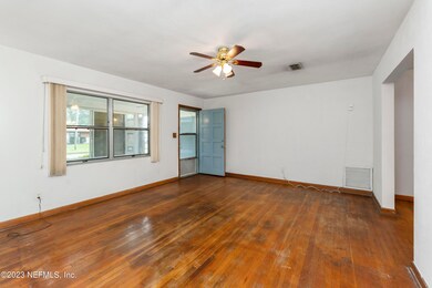 6528 Barmer Dr S, Jacksonville, FL 32210 - photo 4