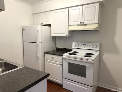 27048 Winchester St, Brownstown Township, MI 48183 - photo 2