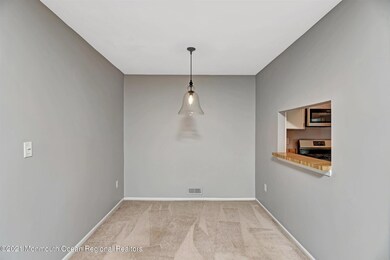 08-Living & Dining Room
