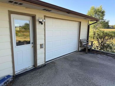 5411 N County Line Rd, Whitewater, WI 53190 - photo 2