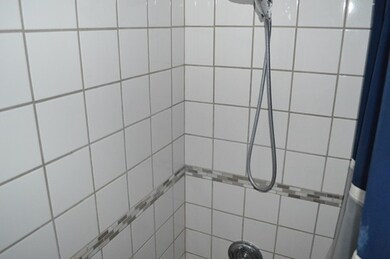 7 Winsor St, Fairhaven, MA 02719 - photo 5