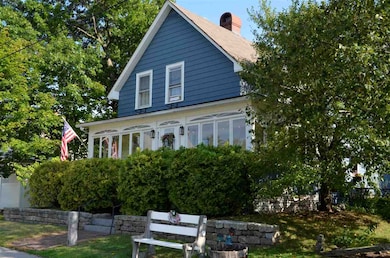 427 Holly Ave, Manchester, NH 03103 - photo 2