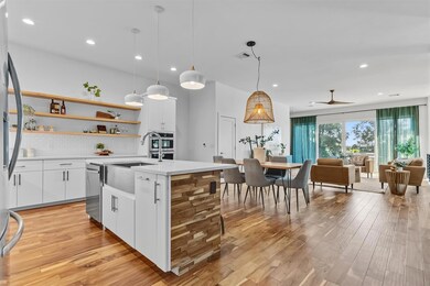 2712 Oak Springs Dr unit A, Austin, TX 78702 - photo 7