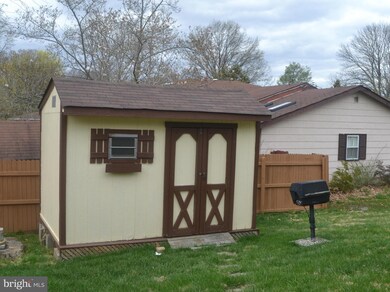 14304 Blackmon Dr, Rockville, MD 20853 - photo 4