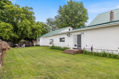 2 Mackey St, Milton, VT 05468 - photo 3