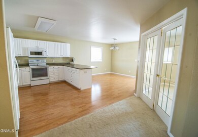 2307 Pointe Loop, Bismarck, ND 58503 - photo 6