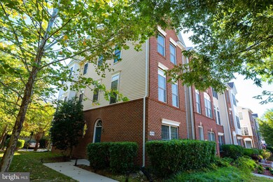 42590 Pine Forest Dr, Chantilly, VA 20152 - photo 3